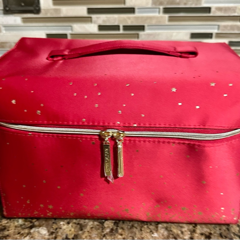 Estée Lauder Cosmetic Carrier Red & Gold Special Edition 2022